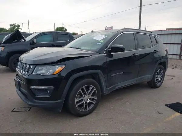 3C4NJCBB5JT494430 2018 JEEP COMPASS - Image 2