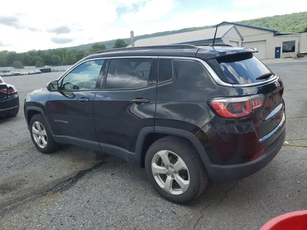 3C4NJCBB5JT495075 2018 JEEP COMPASS - Image 2