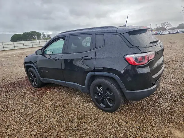 3C4NJCBB5JT501991 2018 JEEP COMPASS - Image 2