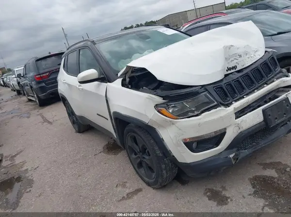 3C4NJCBB5KT615720 2019 JEEP COMPASS - Image 1