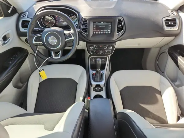 3C4NJCBB5KT615989 2019 JEEP COMPASS - Image 8