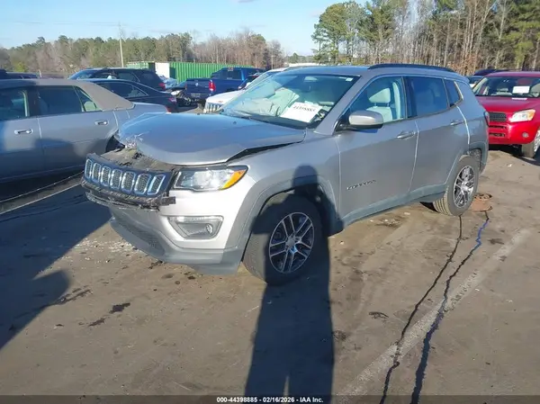3C4NJCBB5KT652444 2019 JEEP COMPASS - Image 2