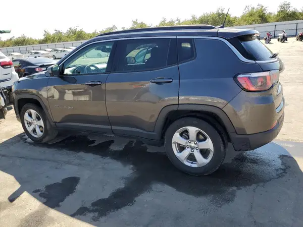 3C4NJCBB5KT658289 2019 JEEP COMPASS - Image 2