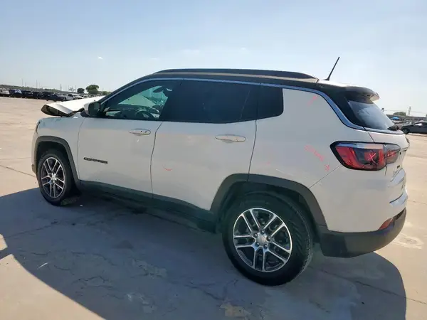 3C4NJCBB5KT726090 2019 JEEP COMPASS - Image 2