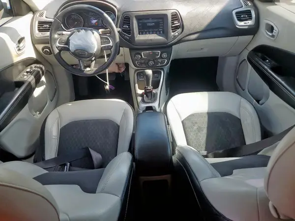 3C4NJCBB5KT726090 2019 JEEP COMPASS - Image 8