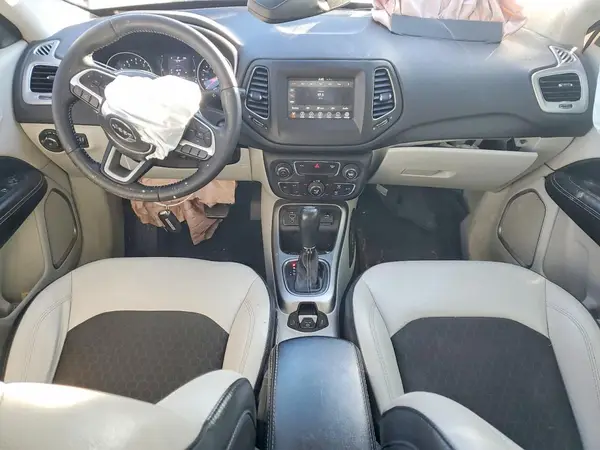 3C4NJCBB5KT730592 2019 JEEP COMPASS - Image 8