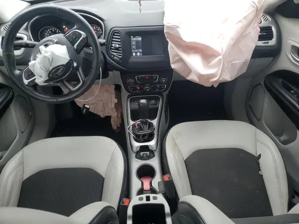 3C4NJCBB5KT743360 2019 JEEP COMPASS - Image 8