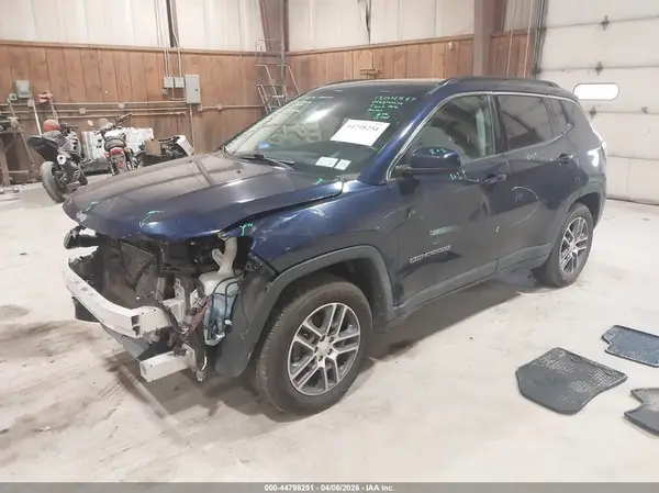3C4NJCBB5KT743648 2019 JEEP COMPASS - Image 2