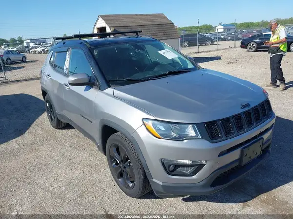 3C4NJCBB5KT762975 2019 JEEP COMPASS - Image 1