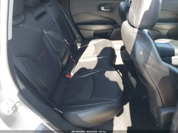 3C4NJCBB5KT762975 2019 JEEP COMPASS - Image 8