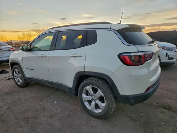 3C4NJCBB5KT809471 2019 JEEP COMPASS - Image 2