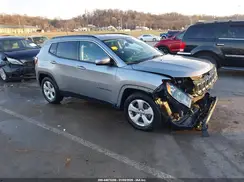 3C4NJCBB5KT852224 2019 JEEP COMPASS