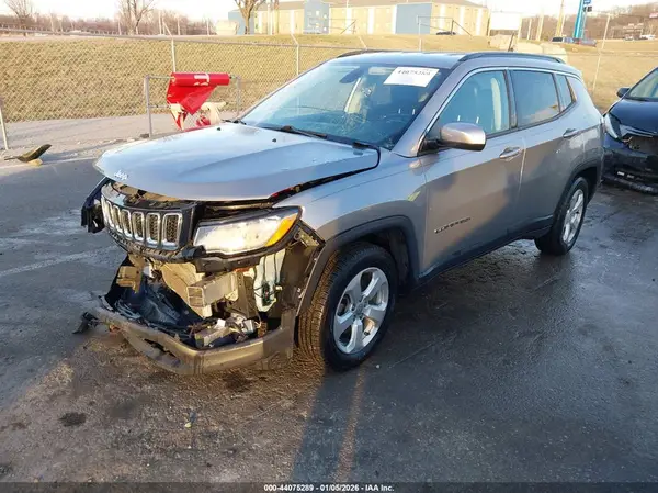 3C4NJCBB5KT852224 2019 JEEP COMPASS - Image 2