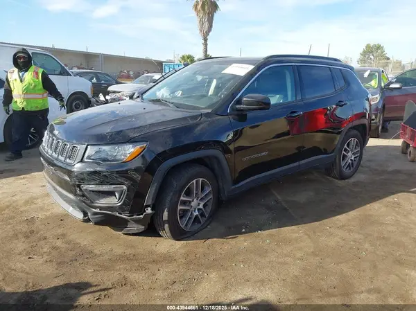3C4NJCBB5LT231275 2020 JEEP COMPASS - Image 2