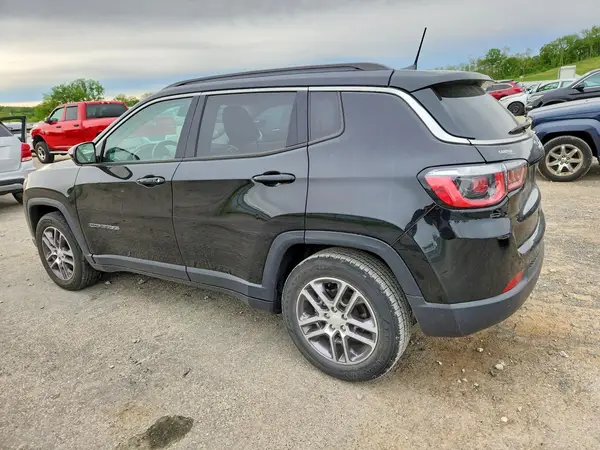 3C4NJCBB5LT235388 2020 JEEP COMPASS - Image 2