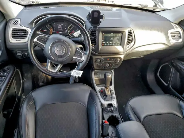 3C4NJCBB5LT247203 2020 JEEP COMPASS - Image 8