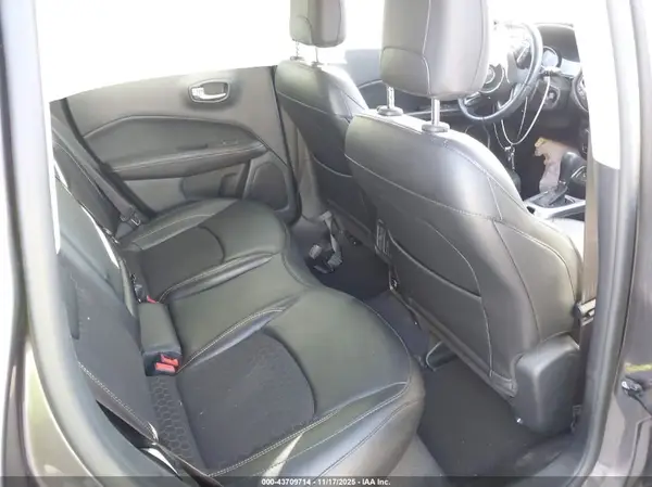 3C4NJCBB5LT256807 2020 JEEP COMPASS - Image 8