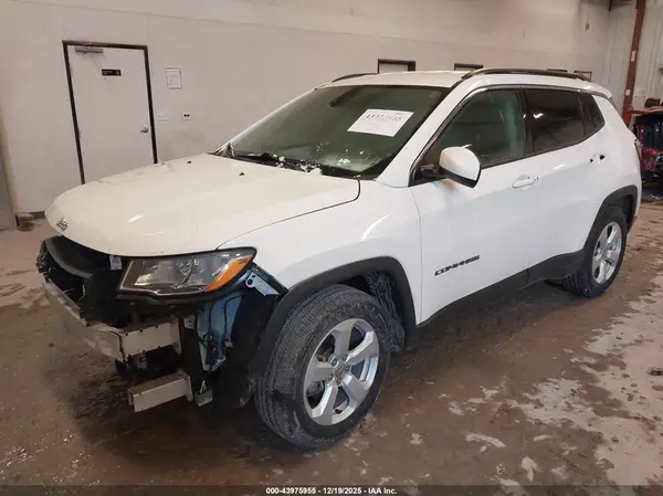 3C4NJCBB5LT257598 2020 JEEP COMPASS - Image 2