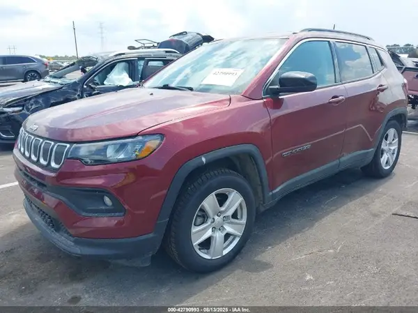 3C4NJCBB5NT138324 2022 JEEP COMPASS - Image 2