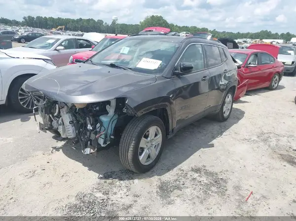 3C4NJCBB5NT138419 2022 JEEP COMPASS - Image 2