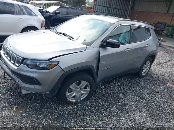 3C4NJCBB5NT139909 2022 JEEP COMPASS - Image 2