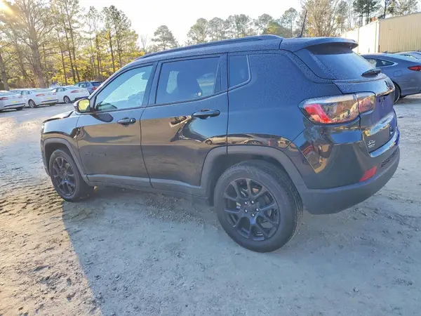 3C4NJCBB5NT225141 2022 JEEP COMPASS - Image 2