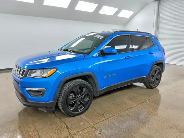 3C4NJCBB6HT682125 2017 JEEP COMPASS - Image 1