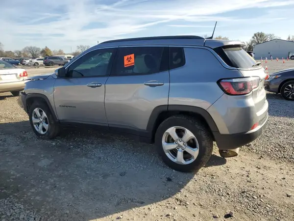 3C4NJCBB6JT102409 2018 JEEP COMPASS - Image 2