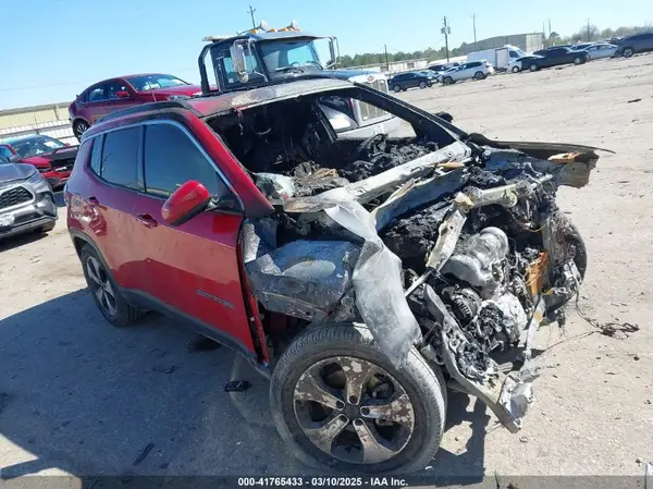 3C4NJCBB6JT102717 2018 JEEP COMPASS - Image 1