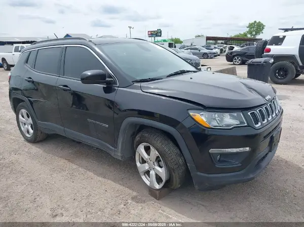 3C4NJCBB6JT108842 2018 JEEP COMPASS - Image 1