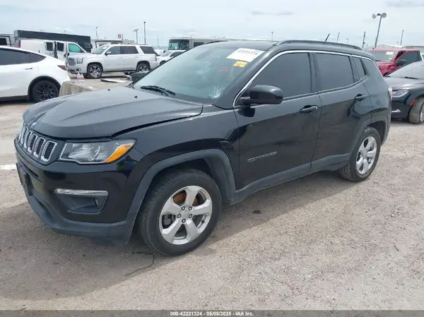 3C4NJCBB6JT108842 2018 JEEP COMPASS - Image 2