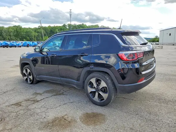 3C4NJCBB6JT123972 2018 JEEP COMPASS - Image 2