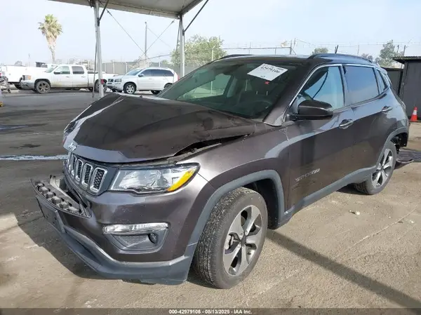 3C4NJCBB6JT124202 2018 JEEP COMPASS - Image 2