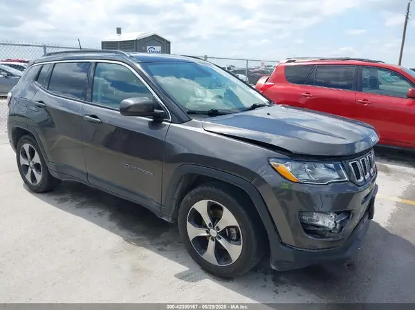 3C4NJCBB6JT134227 2018 JEEP COMPASS - Image 1