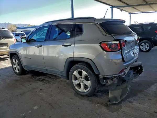3C4NJCBB6JT165428 2018 JEEP COMPASS - Image 2