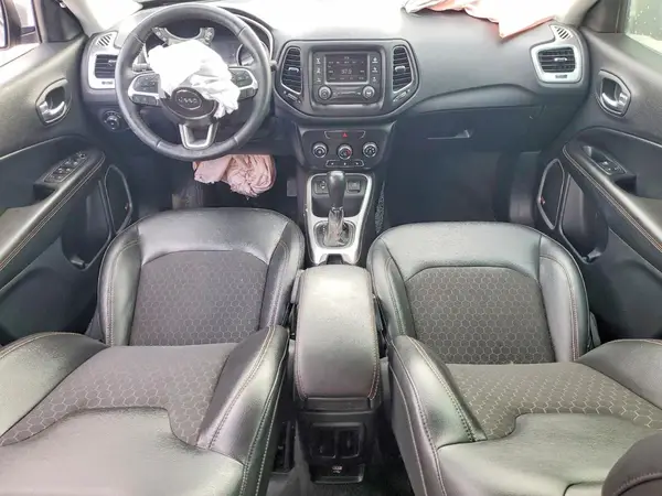 3C4NJCBB6JT166224 2018 JEEP COMPASS - Image 8