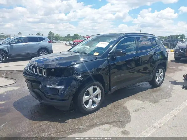 3C4NJCBB6JT181788 2018 JEEP COMPASS - Image 2