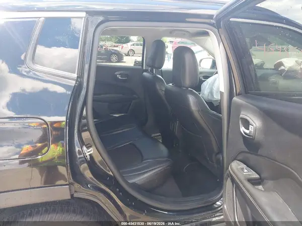 3C4NJCBB6JT181788 2018 JEEP COMPASS - Image 8