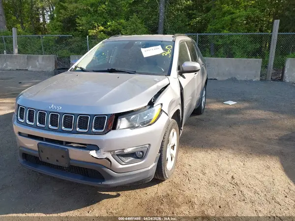 3C4NJCBB6JT186652 2018 JEEP COMPASS - Image 2