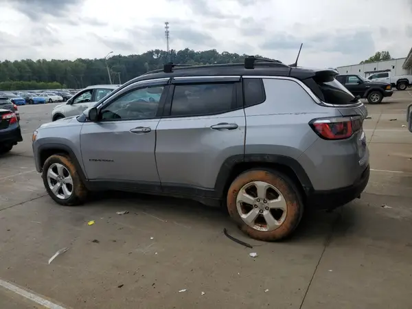 3C4NJCBB6JT193858 2018 JEEP COMPASS - Image 2