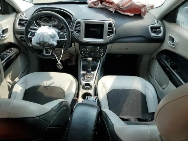 3C4NJCBB6JT193858 2018 JEEP COMPASS - Image 8