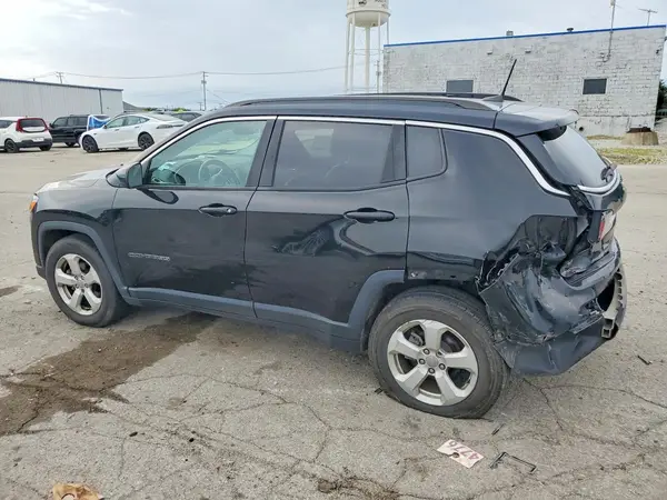 3C4NJCBB6JT193939 2018 JEEP COMPASS - Image 2