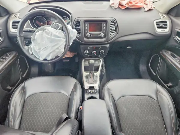 3C4NJCBB6JT194945 2018 JEEP COMPASS - Image 8