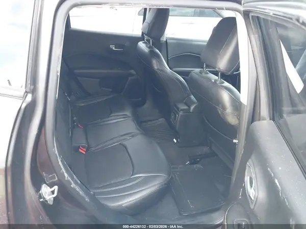 3C4NJCBB6JT211193 2018 JEEP COMPASS - Image 8