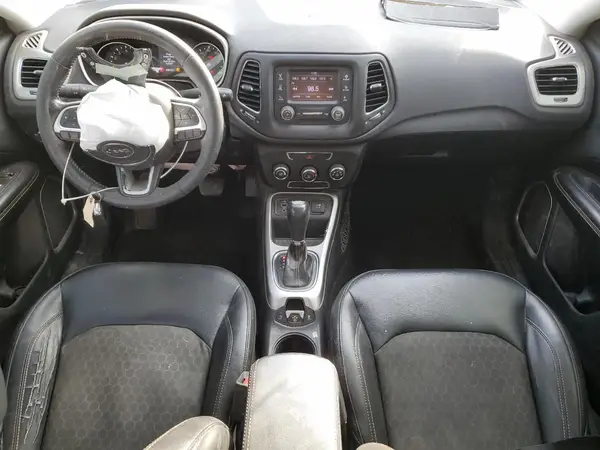 3C4NJCBB6JT213011 2018 JEEP COMPASS - Image 8