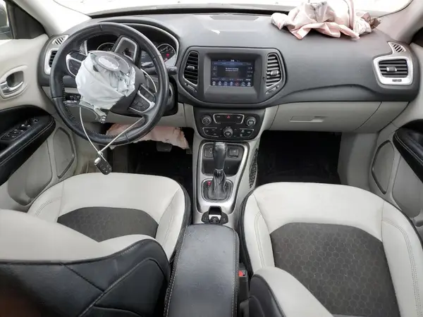 3C4NJCBB6JT228754 2018 JEEP COMPASS - Image 8