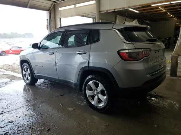 3C4NJCBB6JT233193 2018 JEEP COMPASS - Image 2