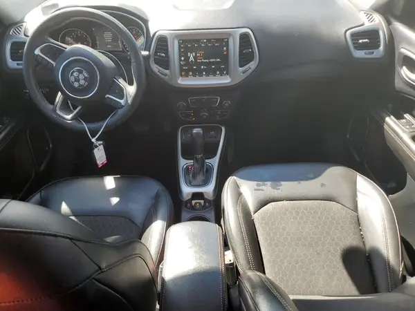 3C4NJCBB6JT240399 2018 JEEP COMPASS - Image 8