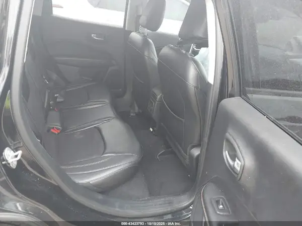 3C4NJCBB6JT266632 2018 JEEP COMPASS - Image 8
