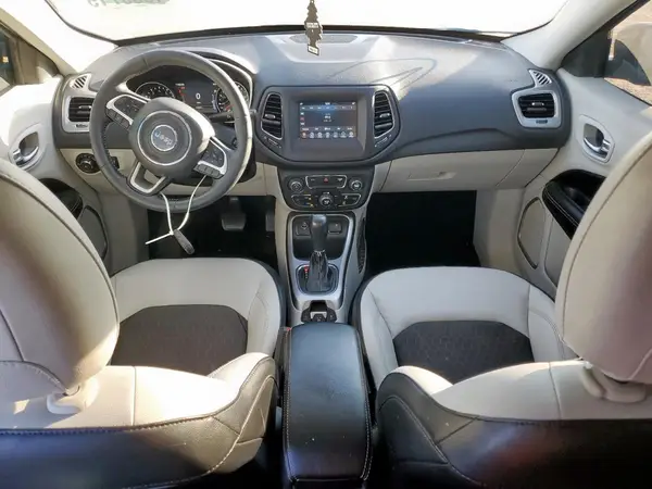 3C4NJCBB6JT267568 2018 JEEP COMPASS - Image 8